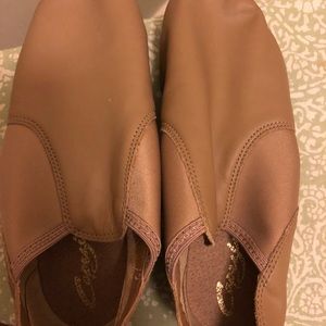 Size 4 jazz shoes